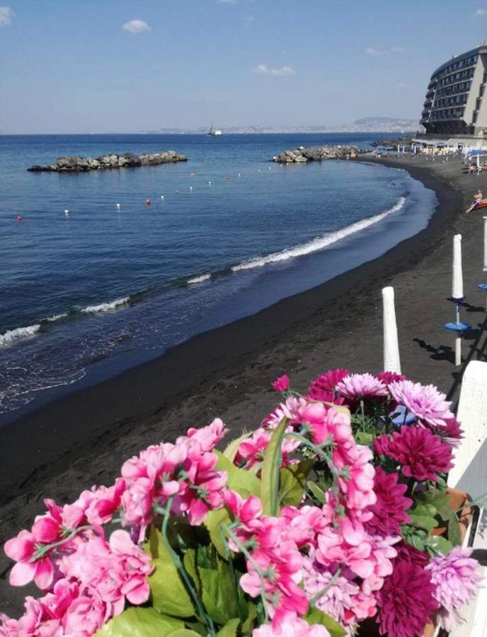 Casa Nick Apartment Torre del Greco Luaran gambar
